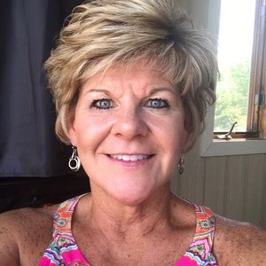 Meet your Posher, Pam